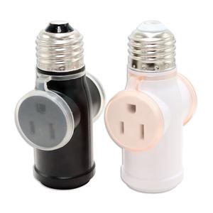 Douille d'extérieur E26 à 2 broches avec interrupteur à tirette et <span class=keywords><strong>prise</strong></span> à trois trous, support de <span class=keywords><strong>lampe</strong></span> en céramique avec douille intégrée - Product Image 1