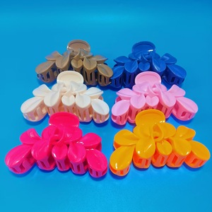 กิ๊บติดผมรูปใบไม้, กิ๊บติดผมผู้หญิง, กิ๊บติดผมทรงสูง, กิ๊บติดผมสีสันสดใสแบบใหม่, กิ๊บติดผมสไตล์มินิมอลทันสมัย - Product Image 2