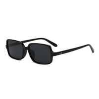 2025 lunettes de soleil carrées simples rétro avec UV400 nouvelles lunettes de soleil neutres à la mode avec rivets rétro en gros 3962