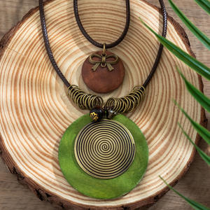 Uionen 1380 Collar chapado en oro tejido de moda para mujer cadena de eslabones de lazo de astillas de madera Vintage Material principal joyería de Color dorado de latón - Product Image 5