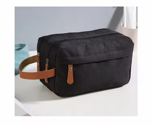 <span class=keywords><strong>Trousse</strong></span> <span class=keywords><strong>de</strong></span> <span class=keywords><strong>Toilette</strong></span> <span class=keywords><strong>de</strong></span> Voyage Suspendue Personnalisable avec Logo, <span class=keywords><strong>Grande</strong></span> Capacité, Noire, <span class=keywords><strong>pour</strong></span> Hommes – Idéale <span class=keywords><strong>pour</strong></span> la Gym et le Rasage – Sac <span class=keywords><strong>de</strong></span> Maquillage en Polyester – Vente Flash - Product Image 5