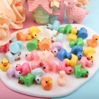 Breloques en résine petit canard, accessoires lumineux DIY, miniatures de canard jaune pour voiture