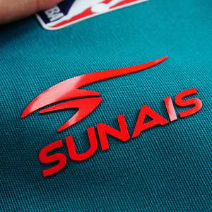 Tem nhãn quần áo <span class=keywords><strong>silicon</strong></span> mềm in lụa logo tùy chỉnh, hiệu ứng nổi 3D, ép nhiệt, dành cho áo thun - Product Image 3