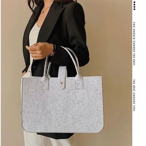 Sac de shopping en feutre Maxfree, écologique, décontracté, grande capacité, impression de logo personnalisé, sac fourre-tout écologique, sac cadeau promotionnel - Product Image 1