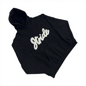 Sweat à capuche unisexe en molleton brodé Stride noir, décontracté, tricoté, avec logo frontal, poche, coupe classique, anti-plis, respirant - Product Image 4