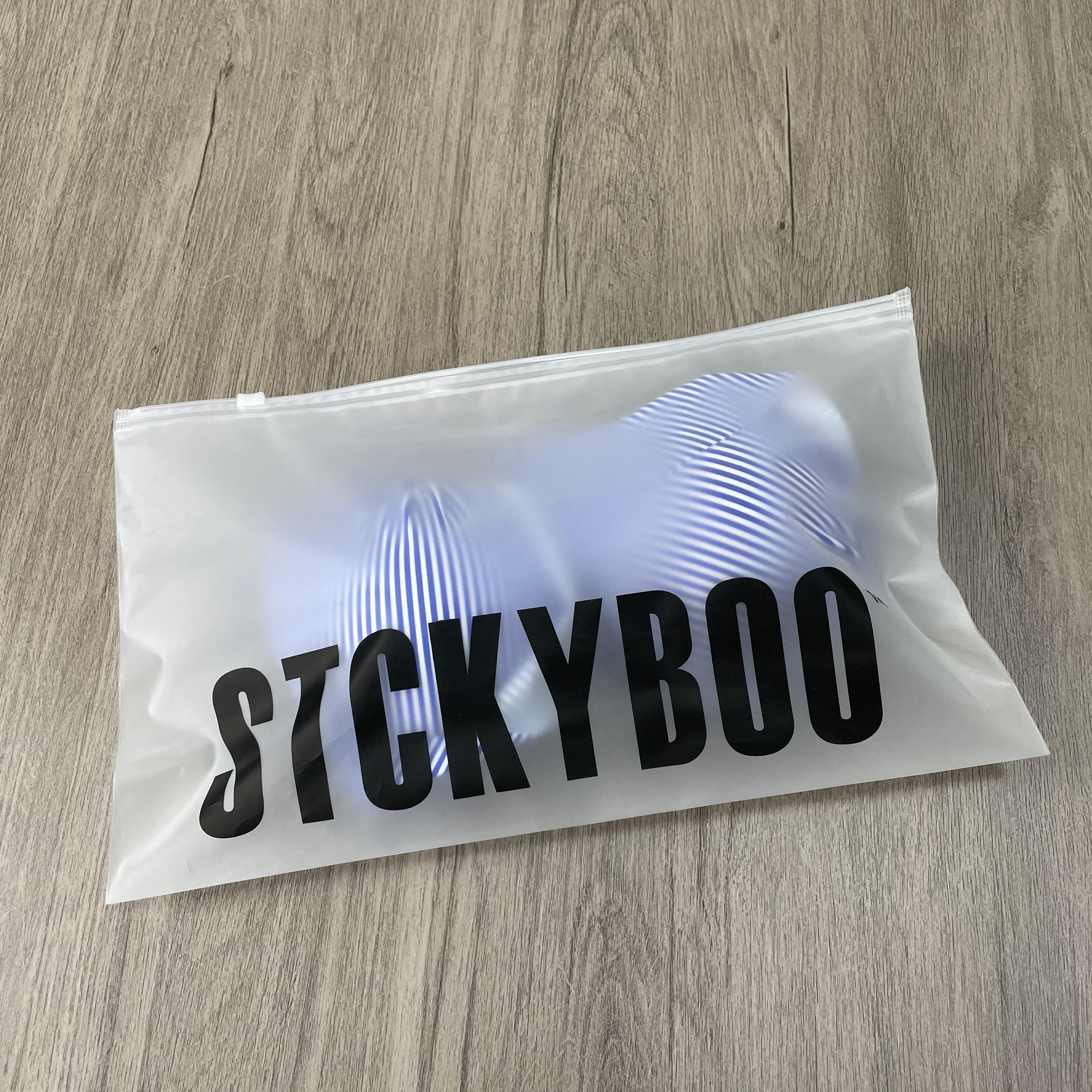 Horizontal zipper bag