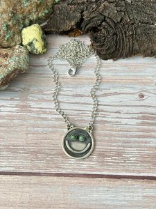 จี้ห้อยคอทรงทันสมัยประดับด้วยเทอร์ควอยซ์คิงแมน ตัวเรือนเงินแท้ชุบทองคำขาวและทองคำ ทำด้วยมือ - Product Image 5