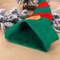 Chapeau d'elfe rayé rouge et vert en gros avec oreilles, décorations de fête de Noël festives, chapeau de clown, chapeau de Noël pour les fêtes