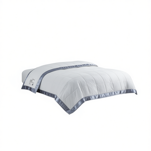 Couverture de lit légère en duvet synthétique, matelassée, en polyester, toute saison, minimaliste, unie, rectangulaire, lavable en machine - Product Image 1