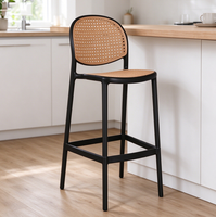 Chaise de salle à manger empilable en plastique tressé en rotin à pieds hauts, style moderne et contemporain, pour la maison et le bar, vente en gros