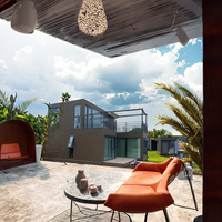 Maison modulaire en acier léger, toit triangulaire, résidence permanente, intérieur luxueux, structure à deux étages avec grenier