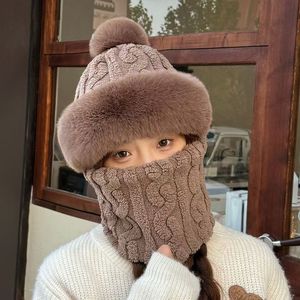 Bonnet tricoté 2-en-1 avec pompon et protection pour les oreilles, <span class=keywords><strong>cache</strong></span>-cou intégré pour <span class=keywords><strong>femme</strong></span>, idéal pour l'hiver - Product Image 3