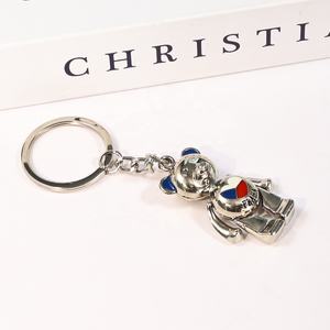 Nouveau porte-clés touristique de <span class=keywords><strong>vacances</strong></span> en alliage de métal cadeau premium nom de l'état personnalisé ours Praha Souvenirs porte-clés - Product Image 3