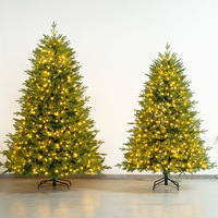 Anpassbarer 180cm 210cm Luxuriöser Schneebeflockter Weihnachtsbaum aus PE für Weihnachtspartydekoration