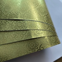 Papier métallisé brillant recyclable de 125 g, revêtement en aluminium, texture gaufrée d'un seul côté, couverture de boîte, matériau pour origami