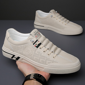 Zapatillas Blancas Transpirables para Hombre, Zapatos Casuales de Piel Sin Cordones, Color Beige Sólido, Diseño Moderno, Origen Wenzhou - Product Image 1