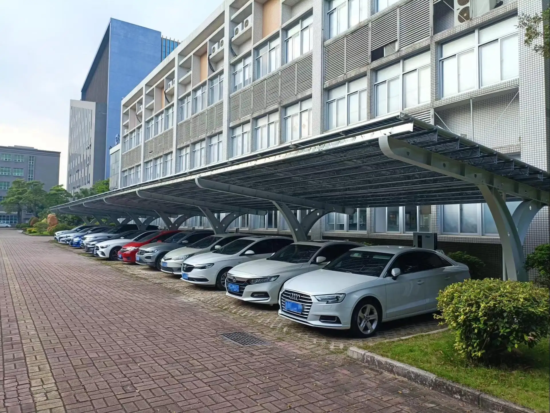 Gemeinsame Anwendung Kohlenstoffstahl Backlack Solar-Autoplatz wasserdichter Photovoltaik-Autoshaus