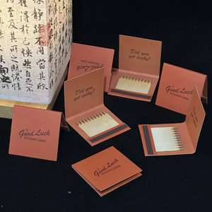 Couleurs allumettes <span class=keywords><strong>en</strong></span> <span class=keywords><strong>bois</strong></span> <span class=keywords><strong>de</strong></span> haute qualité Prix <span class=keywords><strong>de</strong></span> gros pas cher <span class=keywords><strong>en</strong></span> <span class=keywords><strong>vrac</strong></span> personnaliser logo style livre allumettes puce <span class=keywords><strong>de</strong></span> <span class=keywords><strong>bois</strong></span> pointe d'allumette personnalisée - Product Image 5