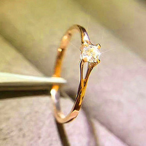 Anello Minimalista a Quattro Punte, Anello Classico da Dito per Donne - Product Image 3