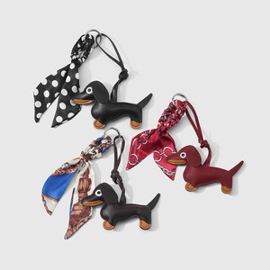 JS Nuevo Llavero <span class=keywords><strong>de</strong></span> Moda con <span class=keywords><strong>Mini</strong></span> Bufanda <span class=keywords><strong>de</strong></span> Seda <span class=keywords><strong>de</strong></span> Diseño, Colgante <span class=keywords><strong>de</strong></span> Cuero PU con Forma <span class=keywords><strong>de</strong></span> Corazón, Caballo, Espejo, Dachshund, Accesorios para Bolsos - Product Image 6