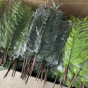 KEWEI 107 Planta de Helecho Artificial <span class=keywords><strong>Bonsai</strong></span> Goma Suave Hoja Persa Hierba Decoración de Pared 5 Tenedores Hojas de Helecho - Product Image 4