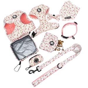 Harnais réglable de qualité supérieure pour collier de chien <span class=keywords><strong>Bandanas</strong></span> et porte-sacs à crottes Laisse de harnais de chien Mix and Match personnalisée pour l'entraînement à la marche - Product Image 1