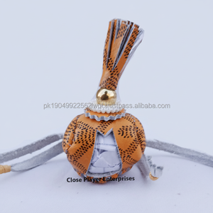 Llavero con capucha de cuero de alta calidad, accesorios de caza de cetrería bellamente diseñados, llavero de Dubái para bolsos - Product Image 1