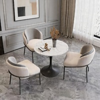 Chaise de restaurant/cantine élégante à double dossier, design haut de gamme, structure métallique moderne, en cuir PU et mousse haute densité