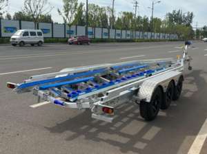 <span class=keywords><strong>Remorque</strong></span> de <span class=keywords><strong>bateau</strong></span> en aluminium sur mesure de 35 pieds avec couchettes en polyéthylène, trois essieux et capacité de chargement VIN CE DOT de 5 tonnes pour le déplacement de bateaux - Product Image 2