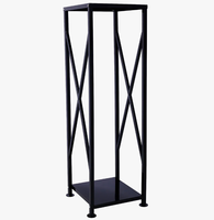 Porte-bûches métallique robuste de qualité structurelle, section carrée, résistant aux intempéries, pour le secteur hôtelier, idéal pour les hivers scandinaves