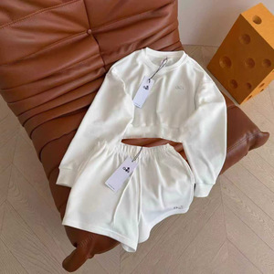 Completo Sportivo Unisex Primavera-Estate 2026: <span class=keywords><strong>Felpa</strong></span> a Collo Tondo e Pantaloncini <span class=keywords><strong>con</strong></span> <span class=keywords><strong>Elastico</strong></span> <span class=keywords><strong>in</strong></span> <span class=keywords><strong>Vita</strong></span> - Product Image 6