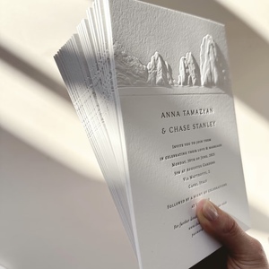 Cartes d'invitation personnalisées de luxe en papier coton avec gaufrage, impression en relief, découpe et logo en relief aveugle – Modèle 465 - Product Image 5