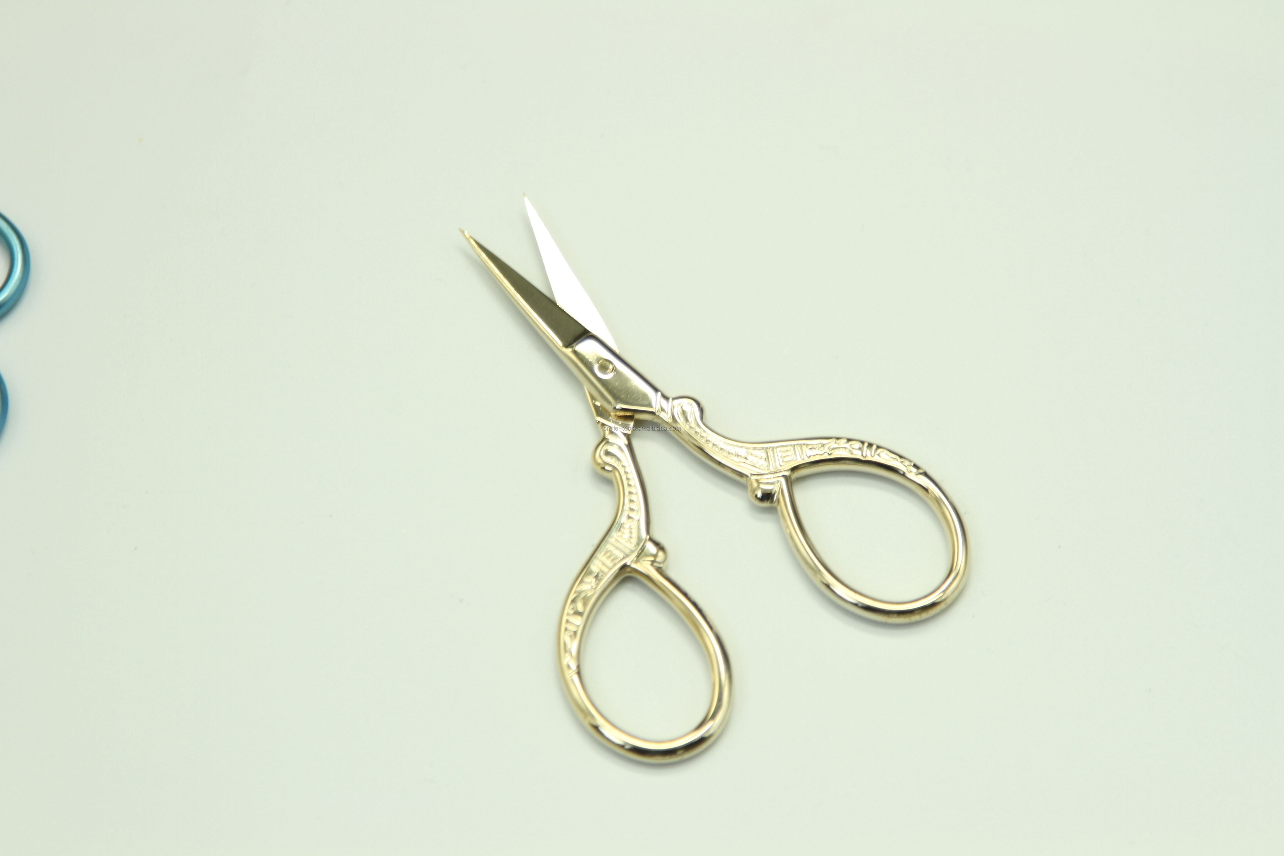 不锈钢迷你经典刺绣剪刀手工缝制剪刀