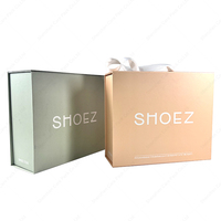 Caja de regalo de papel de ropa con imán plegable, caja de regalo magnética de embalaje de barco plano, caja plegable con cinta de transporte