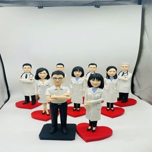 Figuras Personalizadas de Bobblehead, Pareja Feliz, Bobblehead de Tres Personas - Product Image 4