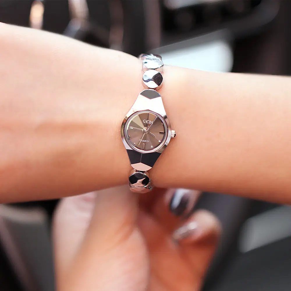 Jam tangan gelang wanita, jam tangan skala quartz cermin sudut berlian desain baru
