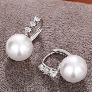 Orecchini Geometrici con Perle Simulate e Zirconi per Donne, Gioielli Eleganti e Delicati per Uso Quotidiano - Product Image 6