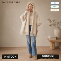 Cape Poncho Châle à Capuche en Fausse Fourrure pour Femme, Tricot Lourd et Chaud pour l'Hiver, 105x75cm, 1360g, Vente en Gros, Personnalisé, OEM, ODM, Usine en Stock, Franges
