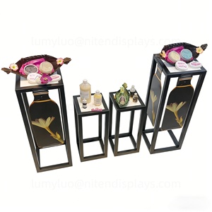Ensemble de présentoirs de sol en métal minimalistes modernes pour les produits de toilette, le savon, le shampoing, les magasins de détail, les vitrines - Product Image 4