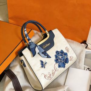 Sac de créateur luxueux, sac à main tendance, sac bandoulière en cuir véritable de haute qualité, sac à main pour femme - Product Image 1