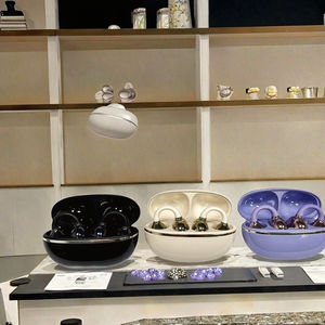 Audífonos Inalámbricos Q70 OWS con Clip, Acabado Electrochapado, Pantalla LED de Energía, Cancelación de Ruido ENC, IPX4 - Product Image 3