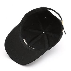 Casquette de baseball ajustable en gros pour hommes et femmes, avec logo personnalisé, dessus souple et visière incurvée, style américain, en tissu, pour usage extérieur - Product Image 4