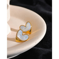 JINYOU 1202 Boucles d'oreilles clous élégantes en acier inoxydable avec coquillage naturel en forme de cœur pour femme, bijoux fantaisie dorés, charmes de mode