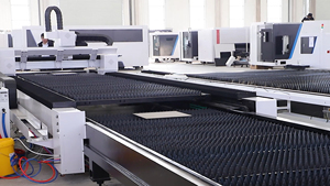 Machine de découpe laser à fibre 3000W CNC de type ouvert avec table d'échange <span class=keywords><strong>3015</strong></span> pour la découpe de tôles en acier au carbone - Product Image 5