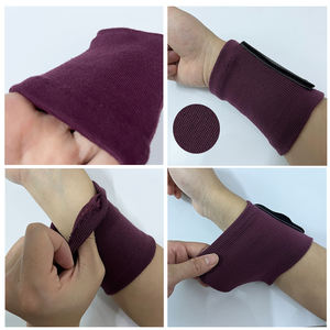 Großhandel Custom Logo PVC American Football Spiel Armbänder Atmungsaktiv Verstellbar Elastic <span class=keywords><strong>Sport</strong></span> Tactical Manual Armband - Product Image 5