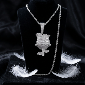 Colgante de lujo estilo hip hop para fiestas y eventos, con incrustaciones de plata 925, moissanita y diamantes, diseño floral de rosa, con brillo. - Product Image 2