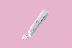 Crème Me Nyeo W BB Cream hydratante, éclaircissante, protection solaire SPF, fini naturel léger, crème BB - Product Image 3