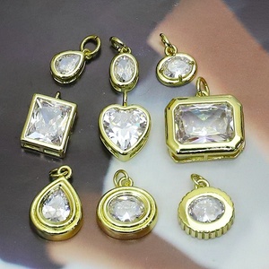 Pendentif pour femme en cristal transparent multi-formes, style mode, bijou classique géométrique à facettes, cadeau - Product Image 2