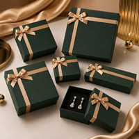 Boîte d'emballage cadeau en papier personnalisable en matériaux recyclés écologiques avec ruban et logo pour mariage et Saint-Valentin (vente en gros)
