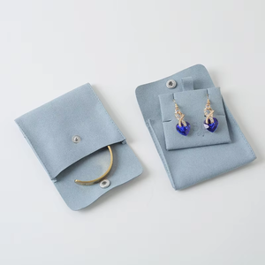 Pochette à bijoux en velours minimaliste portable EleQueen EQ2027, petite, bleue et rose, avec bouton, plate et carrée, 8*8cm, pour le rangement des bijoux - Product Image 3